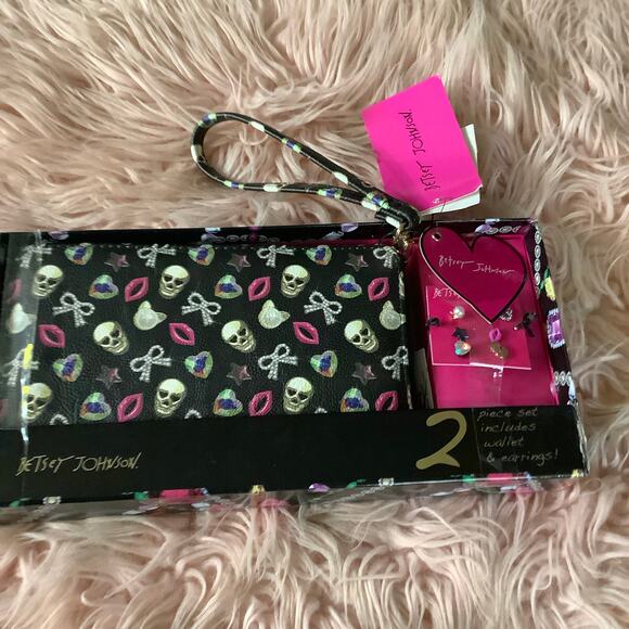 New with tag 🏷️ Betsey Johnson set 2 pieces wallet and earrings Halloween - Picture 1 of 4